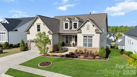 82212 Standing Oak Dr, Charlotte, NC 28278