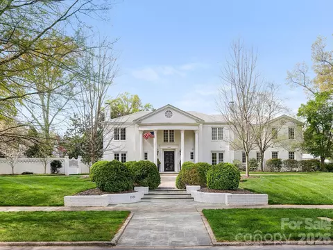 1930 Queens W Rd W, Charlotte, NC 28207