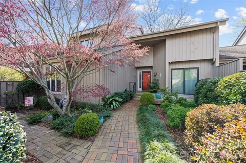 5120 Dunes Ct, Charlotte, NC 28226