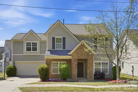 1304 Woodglen Ln, Matthews, NC 28104