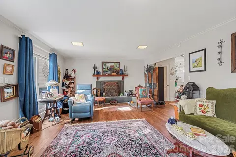 Living - 507 Florham Dr, High Point, NC 27262 photo 2 of 2