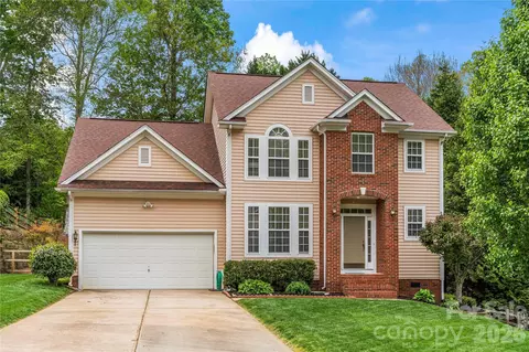 729 Knightswood Rd, Fort Mill, SC 29708