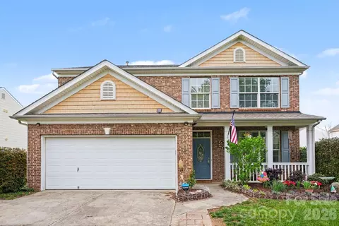 6128 Roseway Ct, Harrisburg, NC 28075