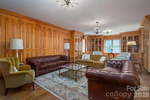 1233 General Hoke Dr, Lincolnton, NC 28092