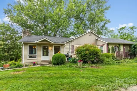 3 Odie Ln, Candler, NC 28715