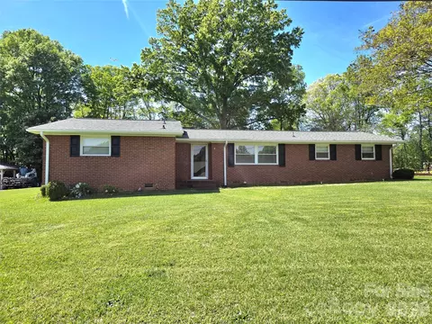 7222 Melody Ln, Charlotte, NC 28214