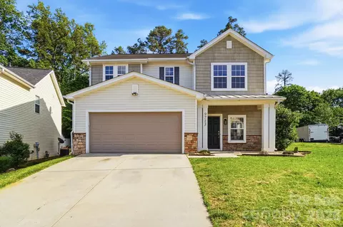 9713 Falling Stream Dr, Charlotte, NC 28214