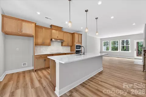 7925 Cedarsmith Ct, Charlotte, NC 28217