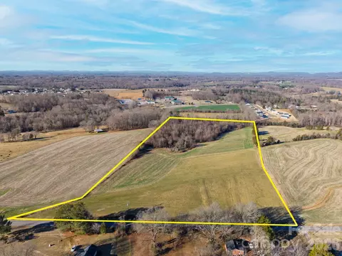 01 Dobbins Mill Rd, Yadkinville, NC 27055