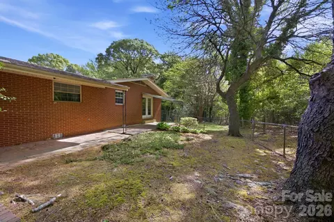 Exterior - 101 Spruce Dr, Salisbury, NC 28147 photo 3 of 8