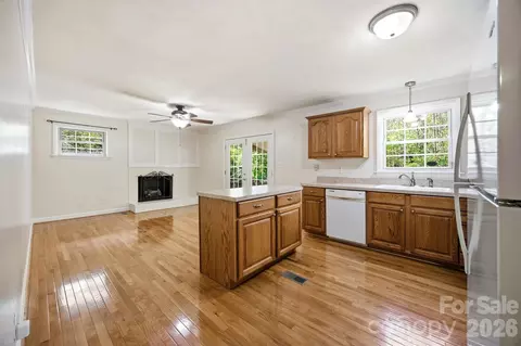 Living - 101 Spruce Dr, Salisbury, NC 28147 photo 2 of 3