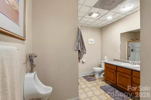 Bath - 1244 Windover Dr, Brevard, NC 28712 photo 7 of 7