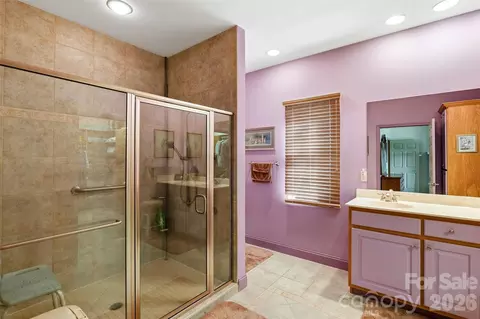 Bath - 1244 Windover Dr, Brevard, NC 28712 photo 1 of 7