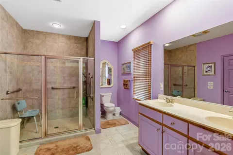 Bath - 1244 Windover Dr, Brevard, NC 28712 photo 3 of 7