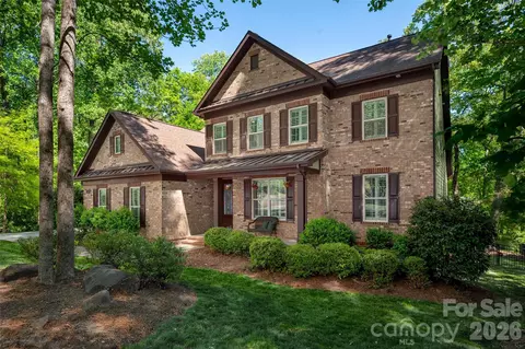 11428 Scarlet Tanager Dr, Charlotte, NC 28278