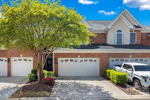 144 Villa Lake Dr, Fort Mill, SC 29708
