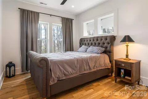 Bedroom - 51 Summit Rd, Swannanoa, NC 28778 photo 2 of 3
