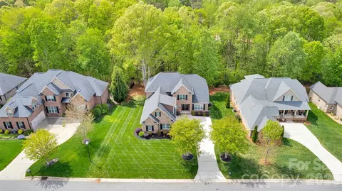 2365 Shiny Leaf Dr, Denver, NC 28037 photo 2