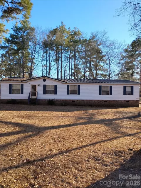 19460 Pine Needle Cir, Laurinburg, NC 28352
