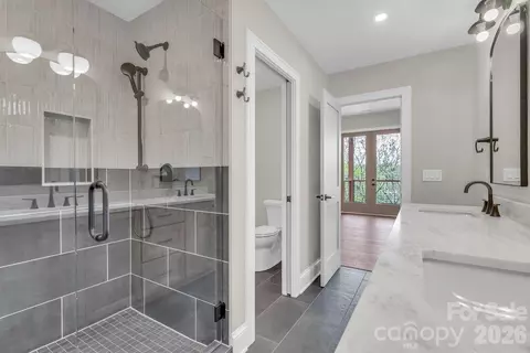 Bath - 380 Greystone Dr, Boone, NC 28607 photo 6 of 7