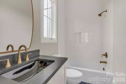 Bath - 380 Greystone Dr, Boone, NC 28607 photo 3 of 7