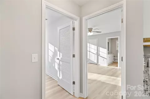 Entry Way - 1021 E 10th St, Kannapolis, NC 28083 photo 1 of 1