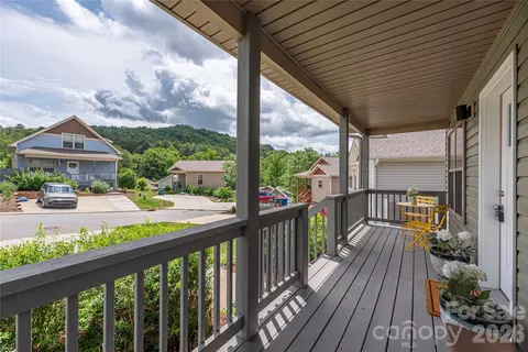 5 Declan Dr, Weaverville, NC 28787