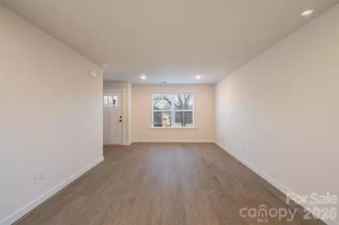 Living - 504 12th Ne Ave NE, Hickory, NC 28601 photo 1 of 1