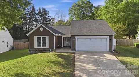 8618 Milton Morris Dr, Charlotte, NC 28227