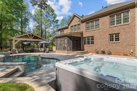 162 E Cold Hollow Farms Dr, Mooresville, NC 28117