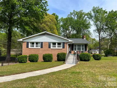 1004 Hoke St, Kannapolis, NC 28081