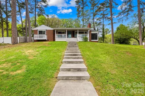 408 Woodsway Dr, Lexington, NC 27292