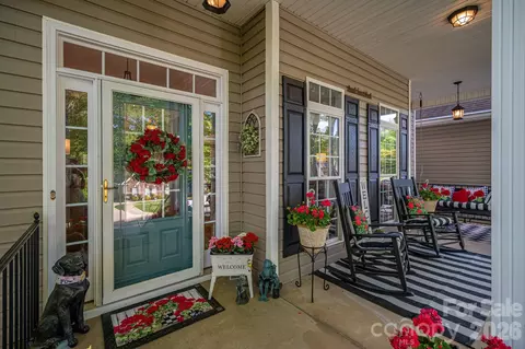 1013 Marguerite Dr, Lowell, NC 28098