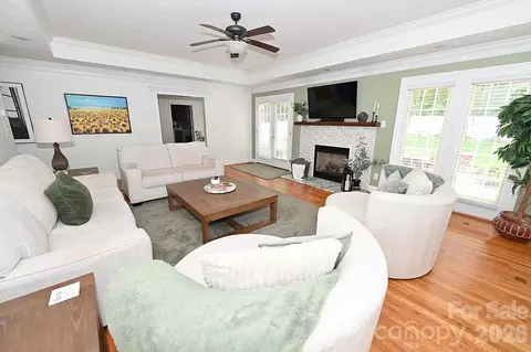 Living - 406 5th Ne Ave NE, Conover, NC 28613 photo 1 of 2