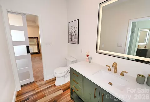 Bath - 406 5th Ne Ave NE, Conover, NC 28613 photo 4 of 8
