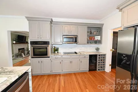 Kitchen - 406 5th Ne Ave NE, Conover, NC 28613 photo 2 of 4