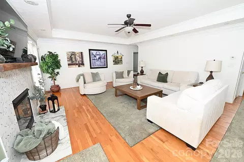 Living - 406 5th Ne Ave NE, Conover, NC 28613 photo 2 of 2