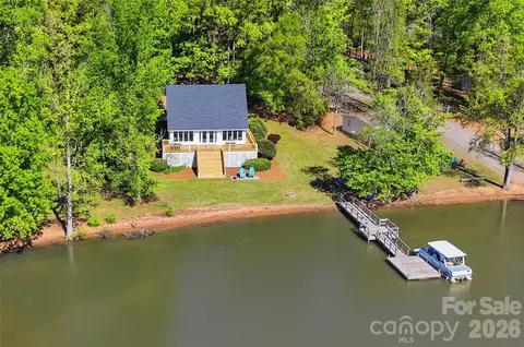 449 Island View Dr, Lexington, NC 27292