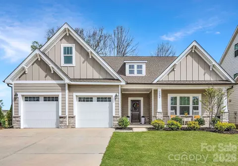 1406 Links Crossing Dr, Monroe, NC 28112