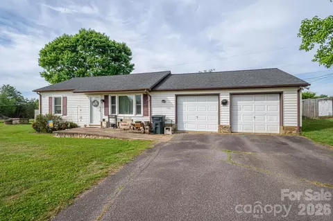 104 White St, Casar, NC 28020