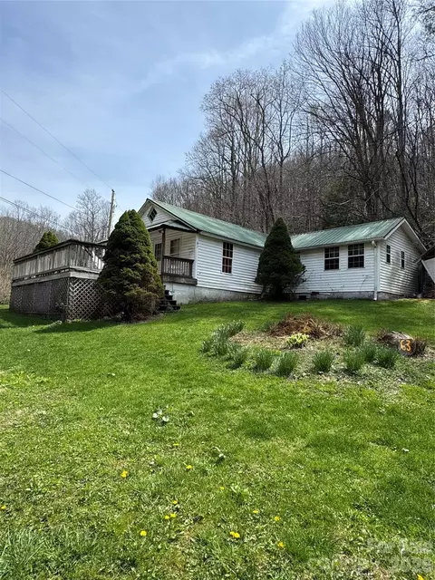 63 Jeffrey Franklin Ln, Newland, NC 28657