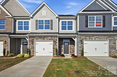211 Viburnum Rd, Waxhaw, NC 28173