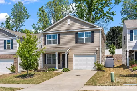2121 Allium Dr, Charlotte, NC 28216