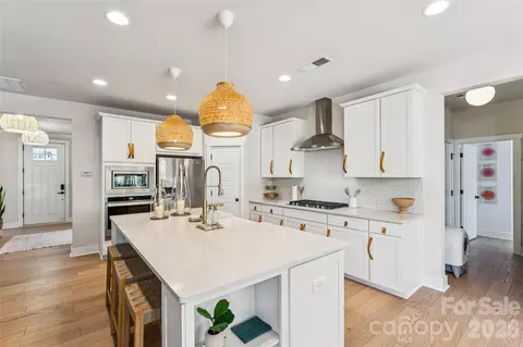 Kitchen - 1306 Therns Ferry Dr, Fort Mill, SC 29708 photo 4 of 5