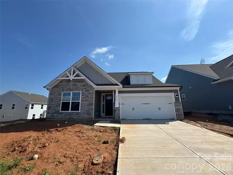 8684 Acadia Pkwy, Sherrills Ford, NC 28673