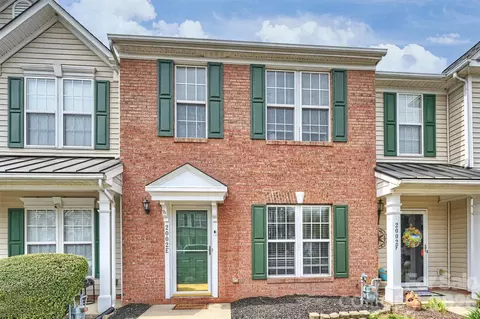 2002 Cramerton Village Dr, Cramerton, NC 28032