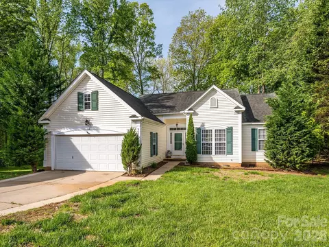 9005 Shenington Pl, Charlotte, NC 28216