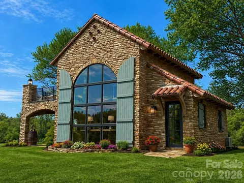 4546 Pine Log Rd, Brasstown, NC 28902