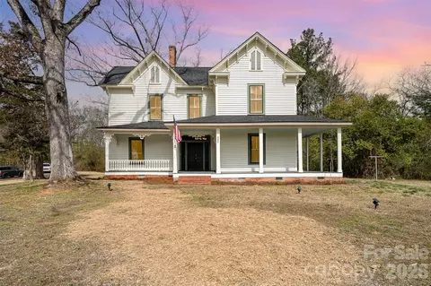 502 W Allenton St, Mount Gilead, NC 27306