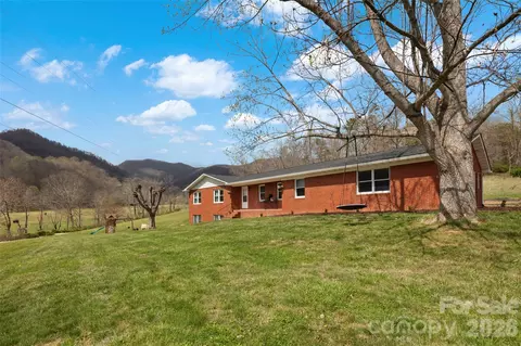 17 Boyd Cove Rd, Leicester, NC 28748